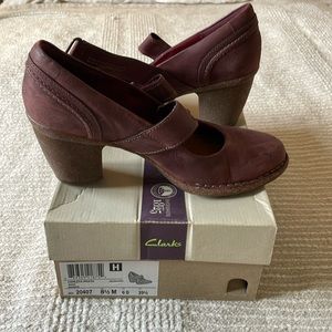 Like new Clarks heels mary Jane size 39.5 (fit like 9), wine color